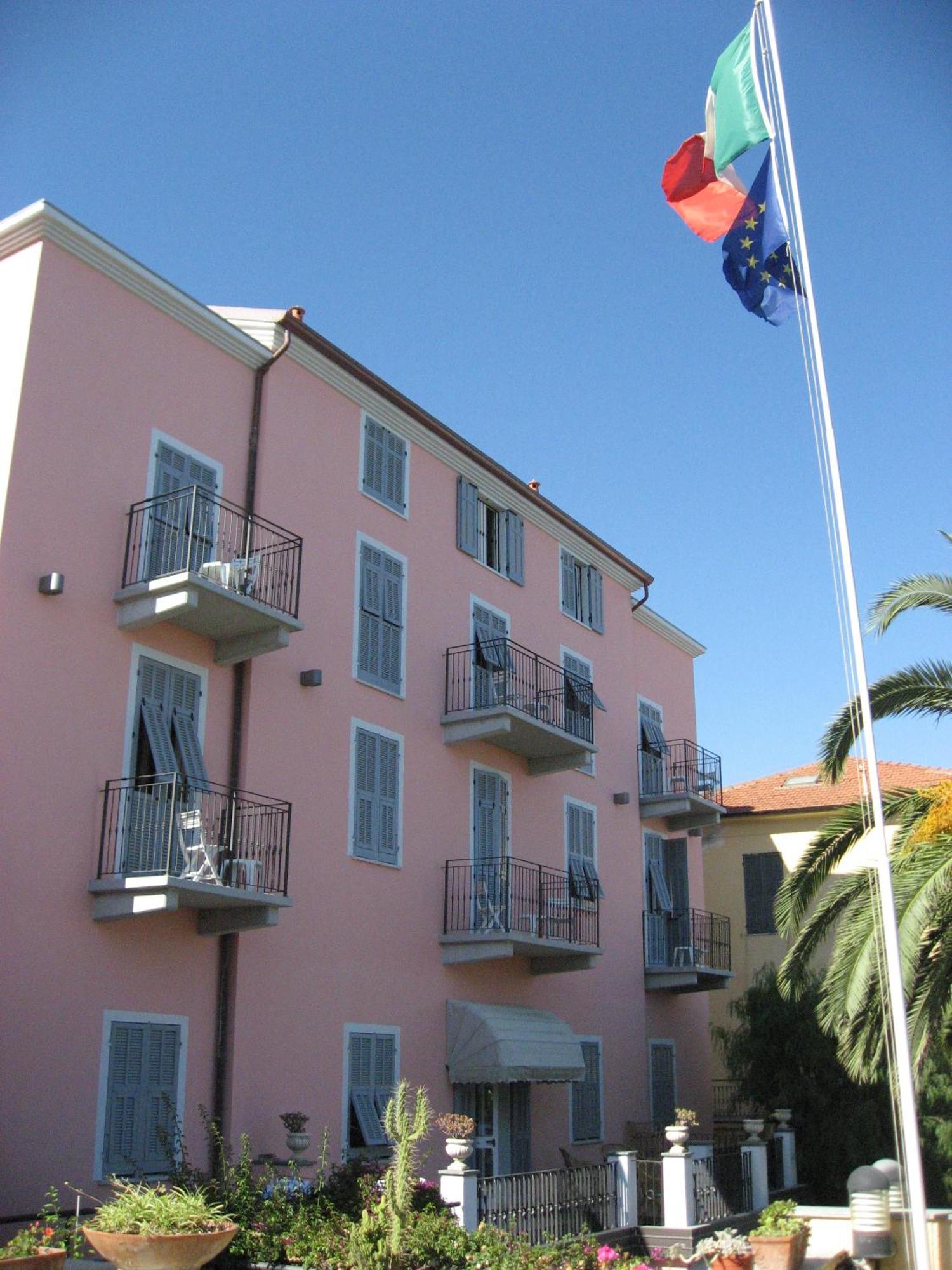 Villa Sacra Famiglia Casa Per Ferie Taggia Exterior foto